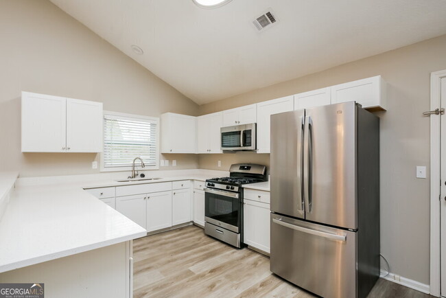 Building Photo - 5563 Newberry Point Dr