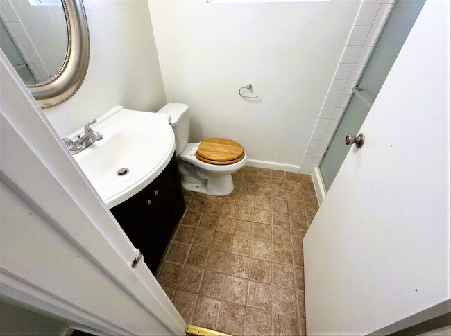 Building Photo - Spacious 3-Bedroom Home with Large Backyard in Fairfield