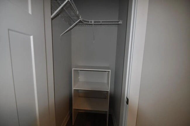 Building Photo - Spacious 2 Bedroom 2 Bathroom On the Greenway!