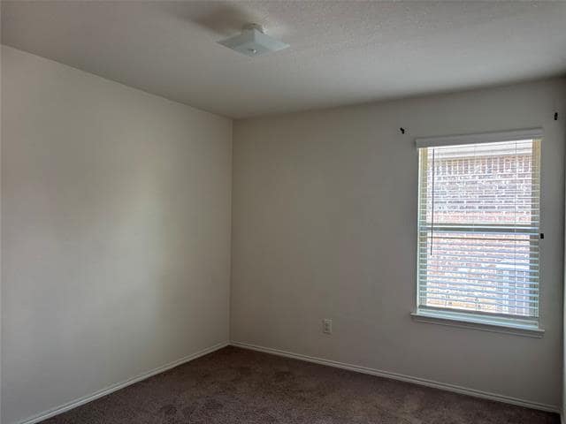 Building Photo - 2170 Alamandine Ave