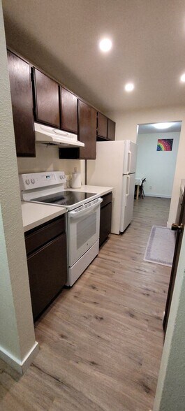 Building Photo - 1400 154th Ave NE