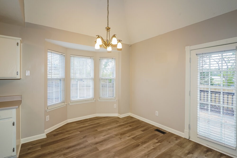 Building Photo - 511 Parrish Way