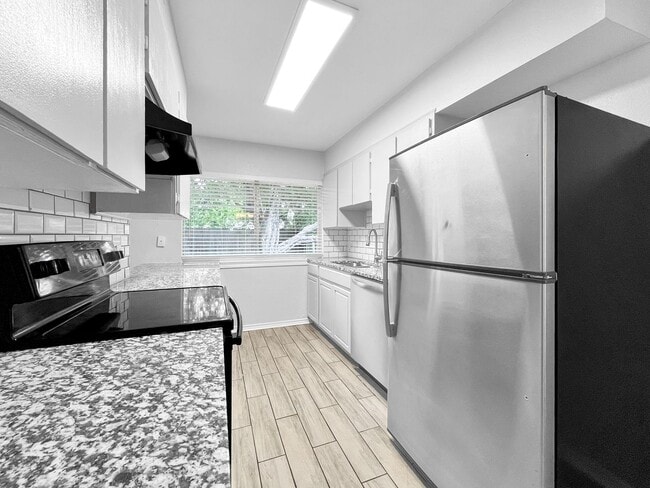 Building Photo - 3 BR/1.5BA | Newly Renovated Single Family Home | 1-Car Covered Parking | Gated backyard!