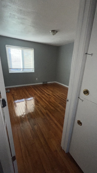 Building Photo - 12635 Outer Dr W