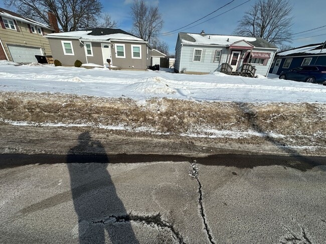 Building Photo - 181 Gibson St