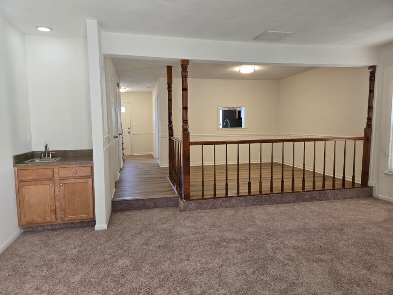 Building Photo - 5529 Old Guard Crescent