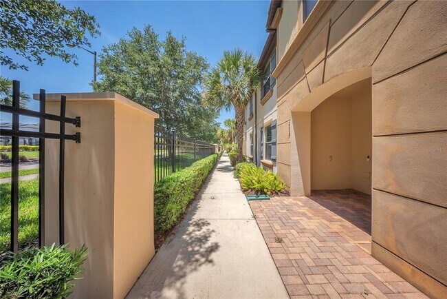 Building Photo - 2027 Majorca Dr