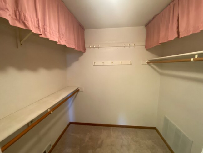 Building Photo - 2814 Brittany Dr