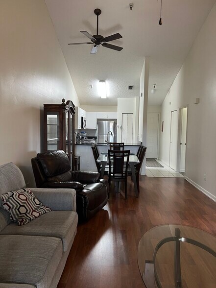 Building Photo - 15215 Amberly Dr
