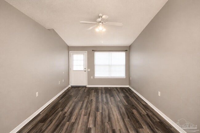 Building Photo - 309 Loveland Cir