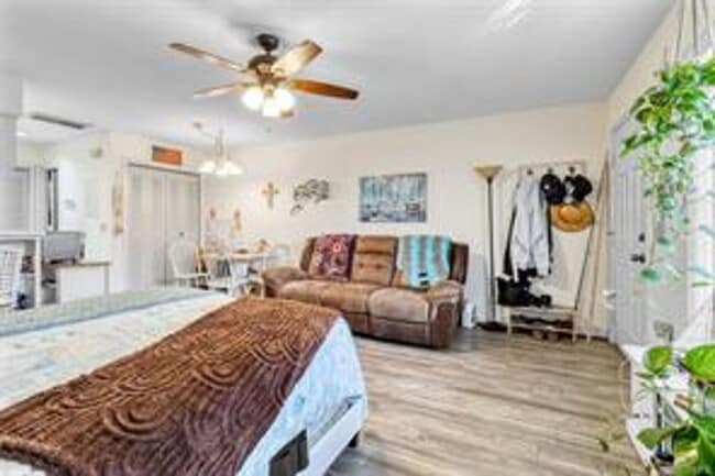 Building Photo - 2nd floor Crystal Landings Condo with Pool...