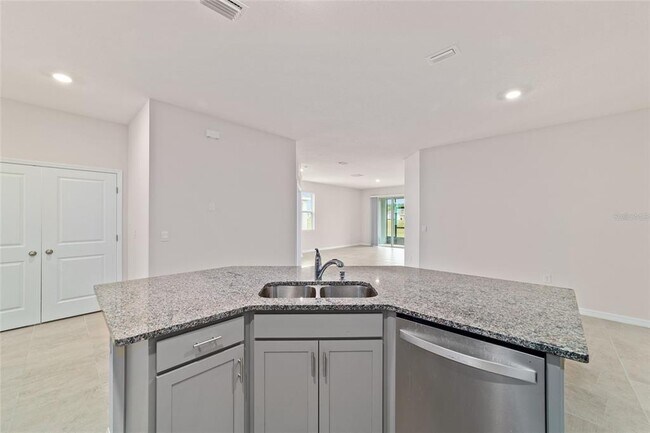 Building Photo - 5313 NW 48th Pl