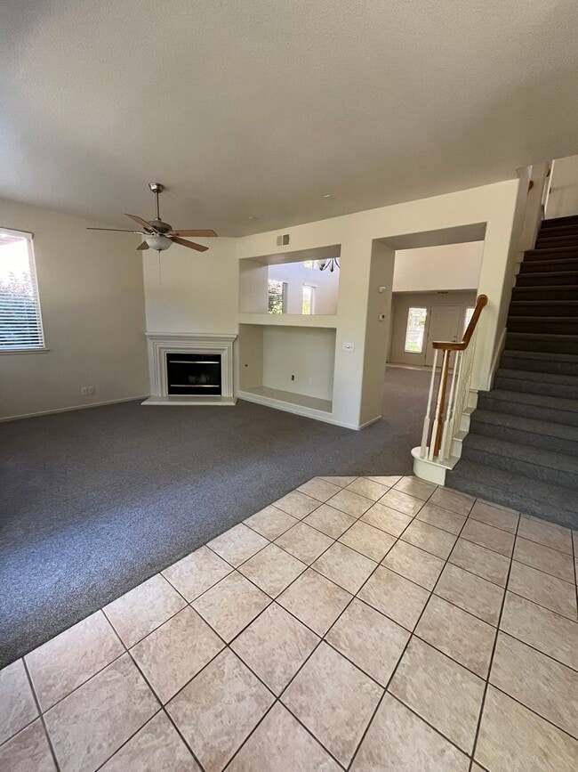 Building Photo - Large 5 Bedroom Home in Mace Ranch