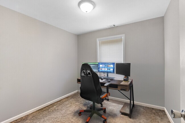 Building Photo - 485 Candlestick Dr