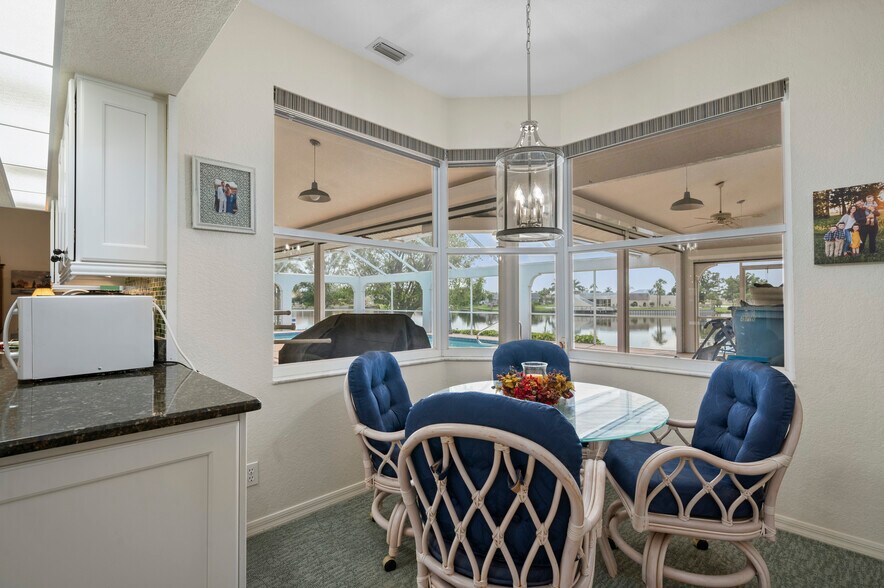 Building Photo - 12879 SW Kings Row