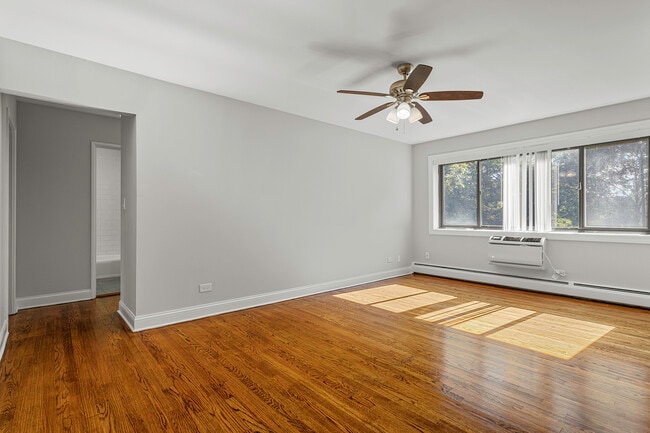 Building Photo - 6826 N Ridge Blvd