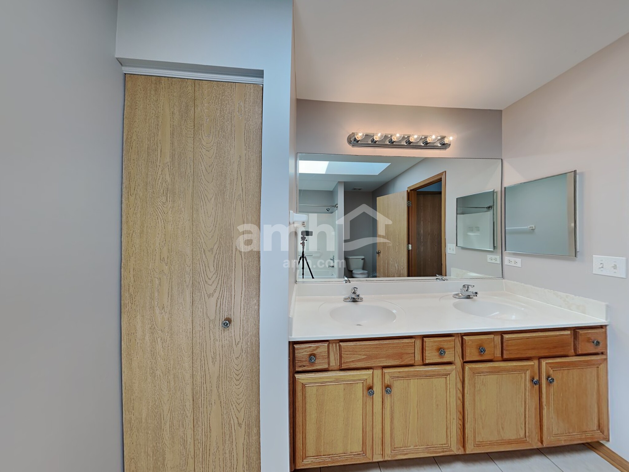 Building Photo - 347 Deering Ln