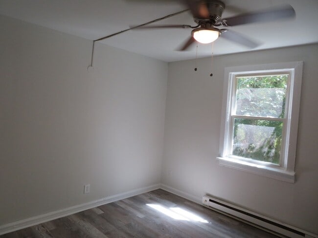 Building Photo - 615 Gilliam St