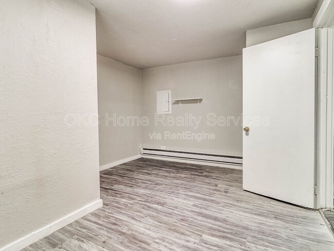 Building Photo - 1740 NW 11th St