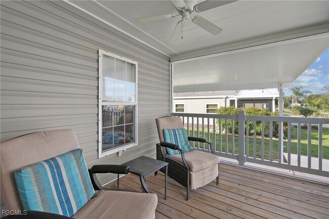 Building Photo - 1747 Beverly Dr