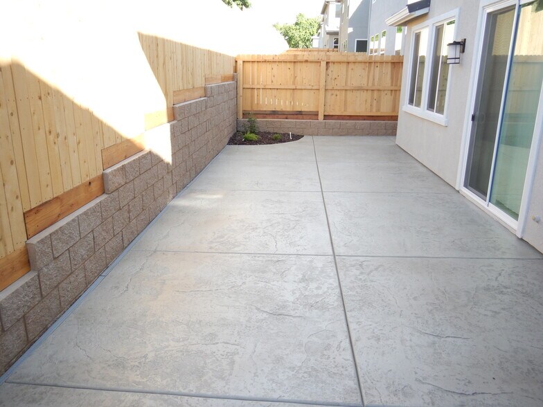 Building Photo - 3613 Misty Lake Dr