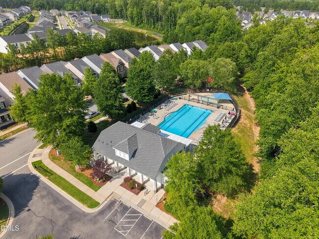 Building Photo - Lease OR Lease to Own