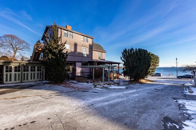 Building Photo - 322 Humphrey St