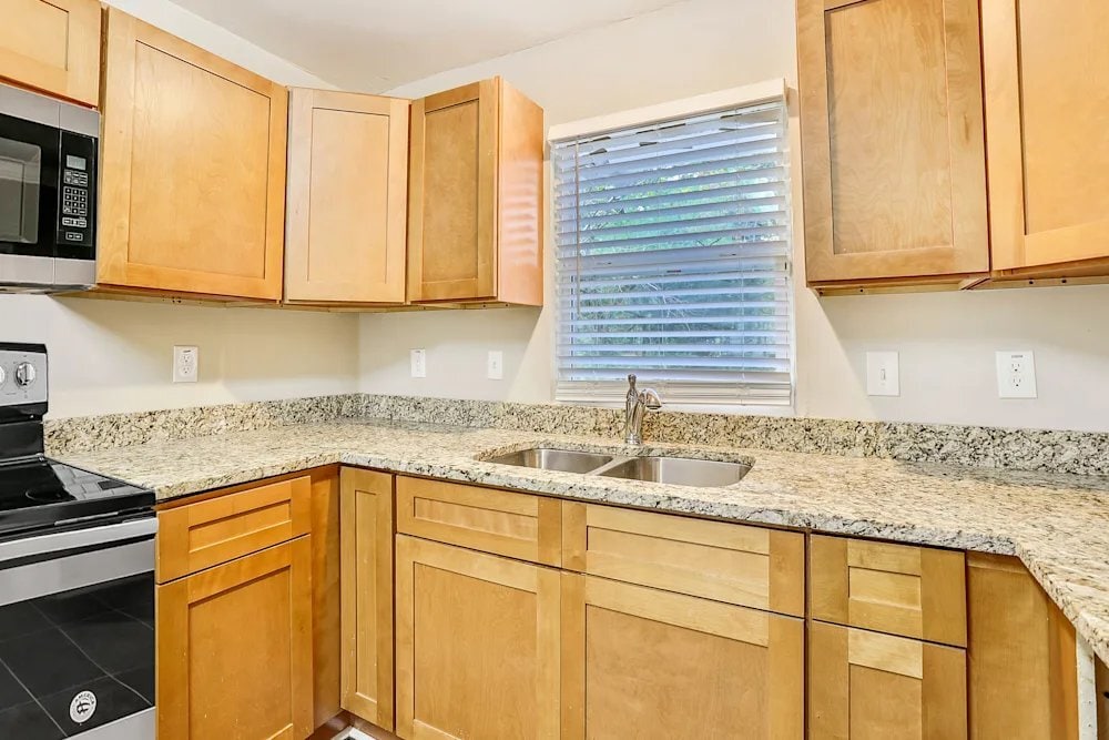Building Photo - 2285 Headland Dr