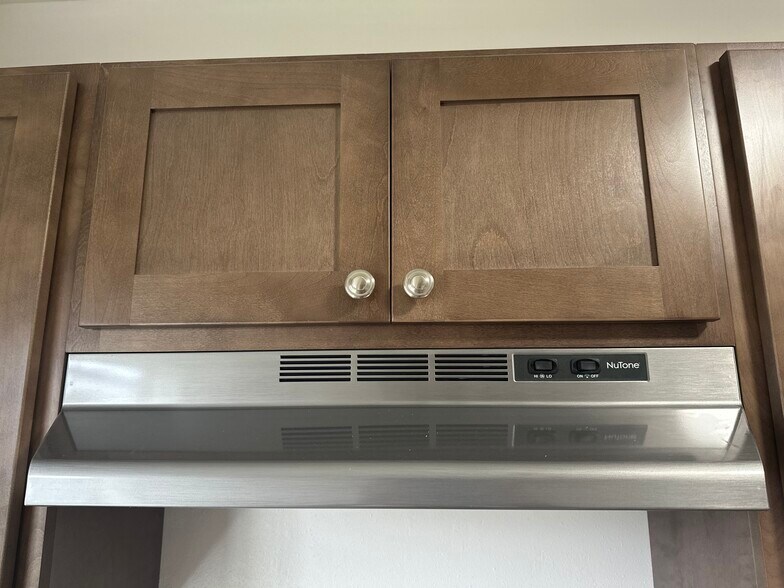 Building Photo - 1818 Brown Ave