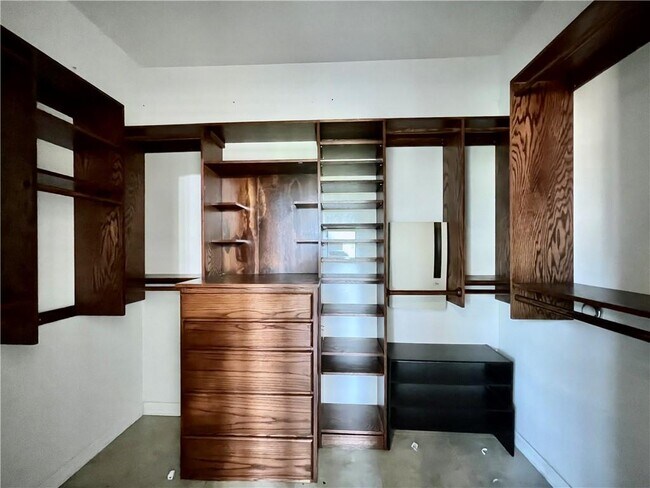 Building Photo - 806 Bent Wood Pl