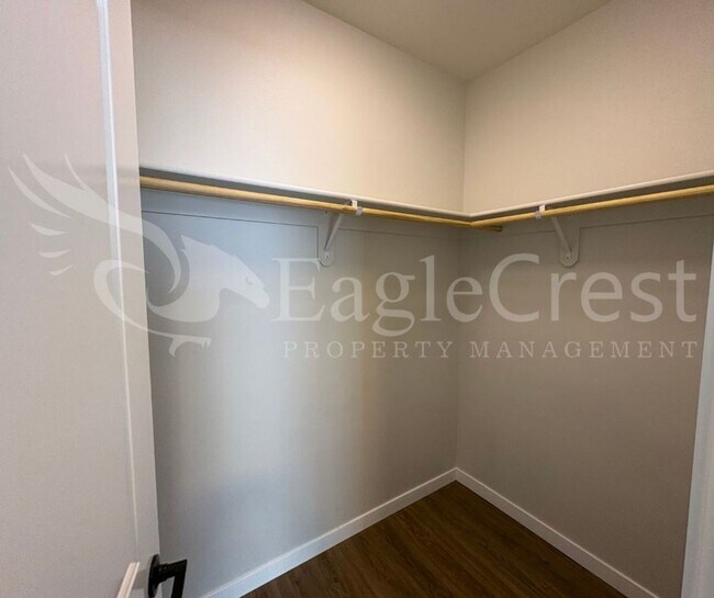 Building Photo - Herbert PL