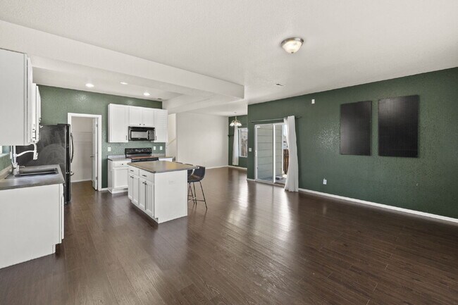 Building Photo - 2217 Inspiration Ln