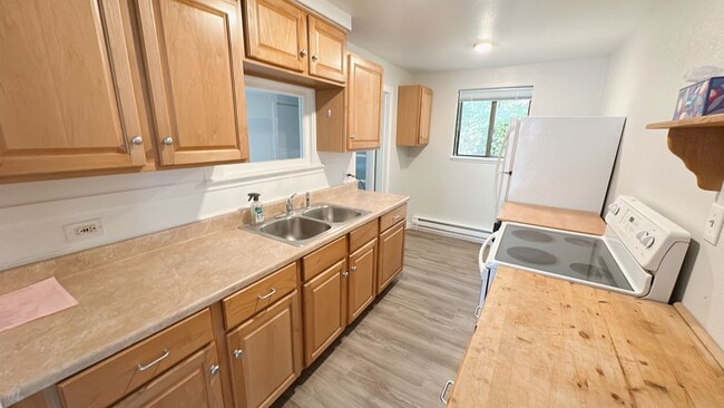 Building Photo - Affordable 3bdrm/1 bath home with storage ...