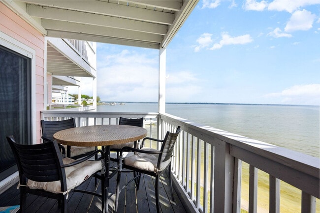 Building Photo - 15946 Innerarity Point Rd