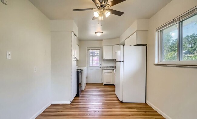 Building Photo - Prentice