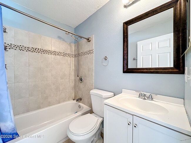 Building Photo - 5345 Cangro St