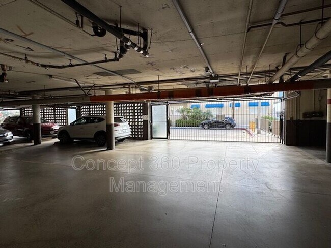 Building Photo - 1140 E Ocean Blvd