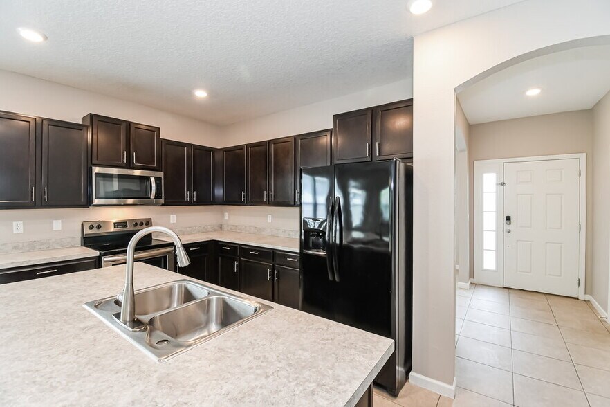 Building Photo - 10992 Haws Ln
