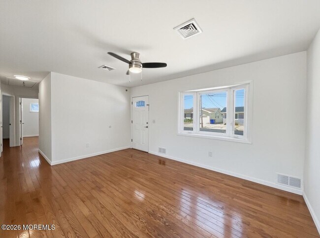 Building Photo - 1813 Capstan Dr