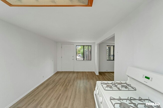 Building Photo - 127 N 1st Ave