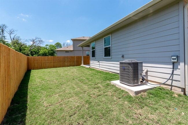 Building Photo - 6621 Kildare Dr