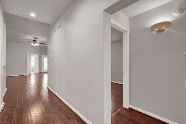 Building Photo - Immaculate April Sound Patio Home 3/2.5/2