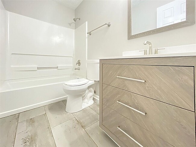 Building Photo - 1232 Gates Cir SE