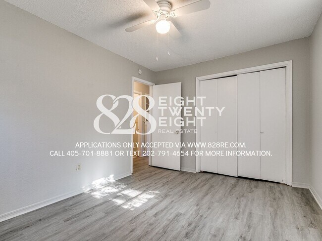 Building Photo - 1/2 OFF 1st MONTH'S RENT MOVE IN SPECIAL! AVAILABLE NOW! 2 BD/1 BATH RENTAL IN NOBLE!