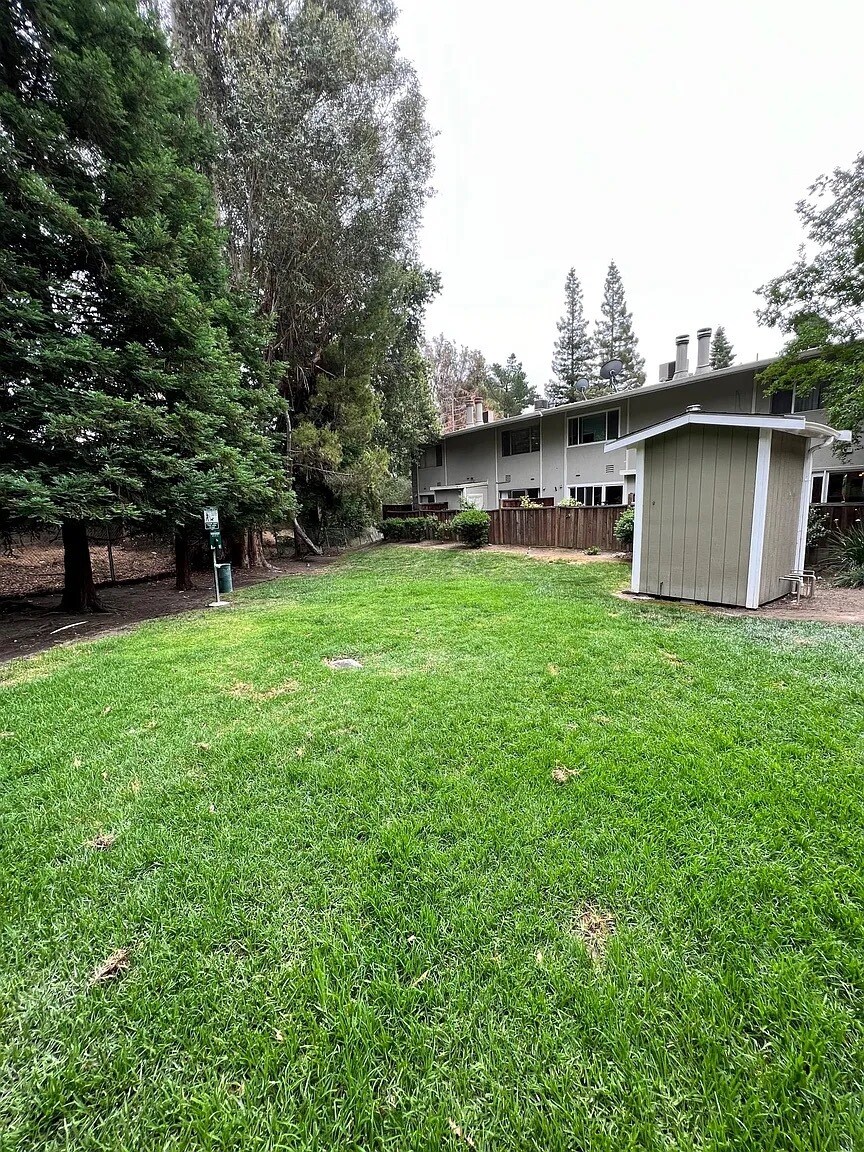 Building Photo - 394 Ilo Ln