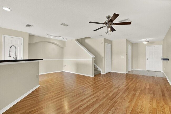 Building Photo - 2630 Edgewater Falls Dr