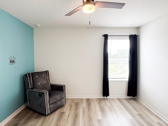 Building Photo - Beautiful 3 bedroom/2.5 bath in NEW Winter...