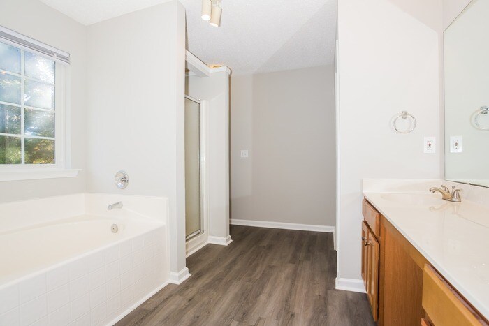 Building Photo - 309 Edenberry Way