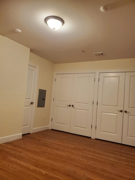 Building Photo - 112 39th St