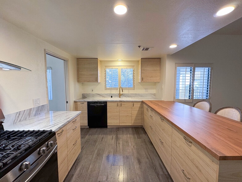 Building Photo - 1000 E California Blvd